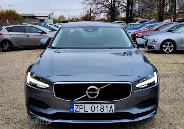 VOLVO S90 D4 Momentum