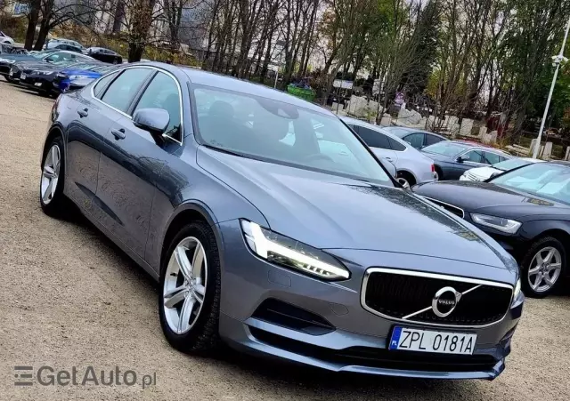 VOLVO S90 D4 Momentum