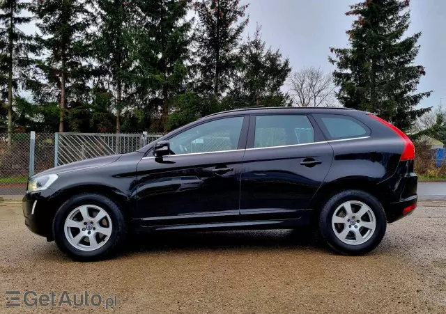 VOLVO XC 60 D4 Drive-E Momentum