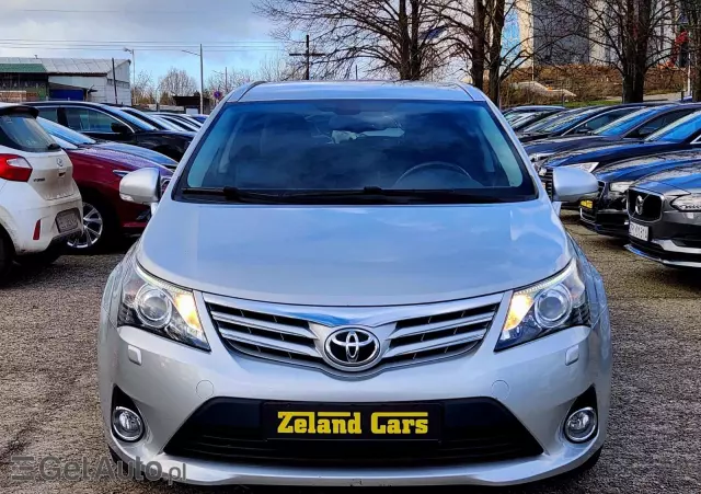 TOYOTA Avensis 1.8 Premium