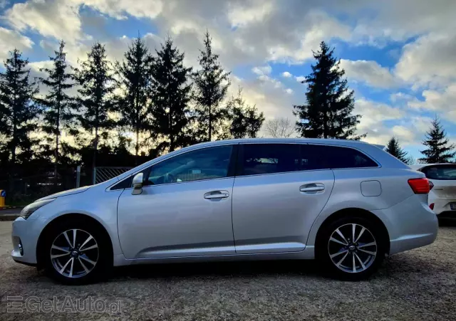 TOYOTA Avensis 1.8 Premium