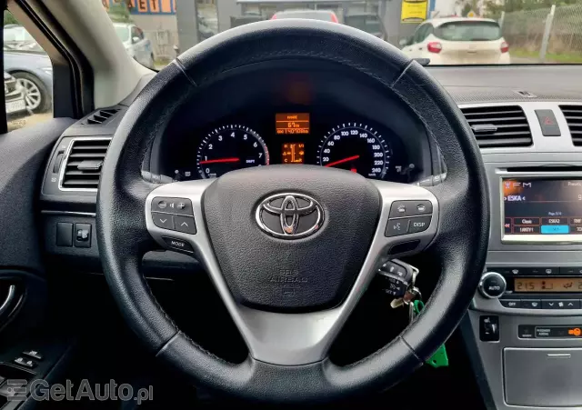 TOYOTA Avensis 1.8 Premium