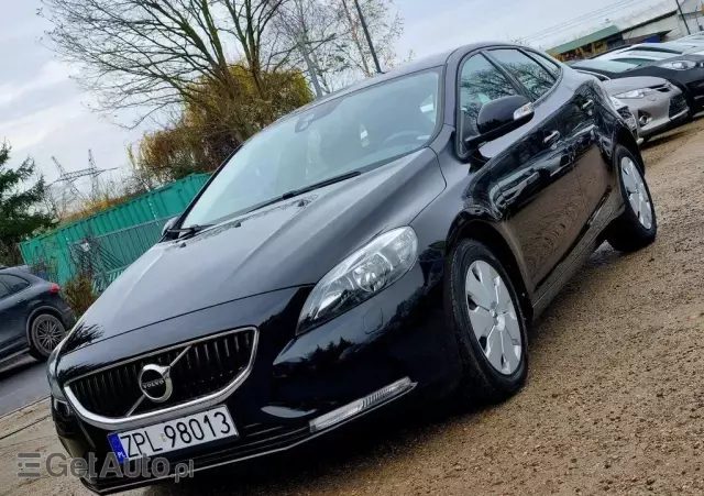 VOLVO V40 D2 Drive-E Momentum