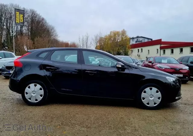 VOLVO V40 D2 Drive-E Momentum