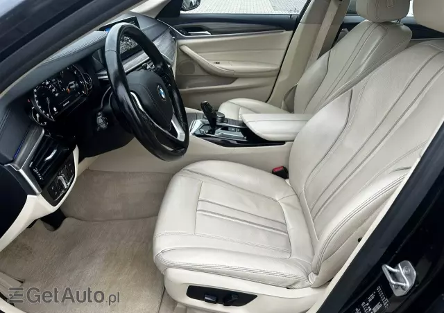 BMW Seria 5 530d Touring Luxury Line