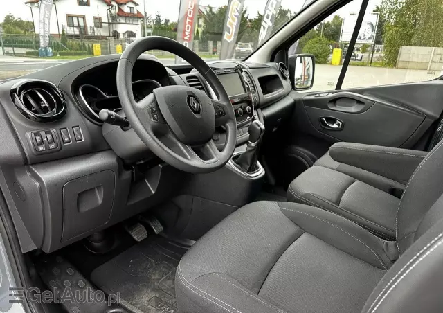 RENAULT Trafic 