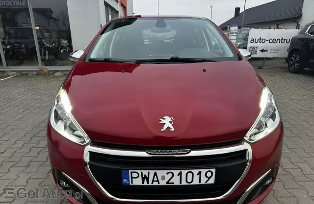 PEUGEOT 208 