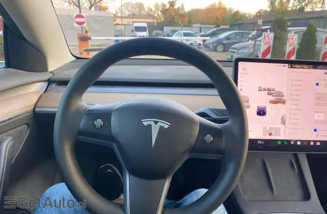 TESLA Model 3 Long Range 82 kWh (441 KM) AWD