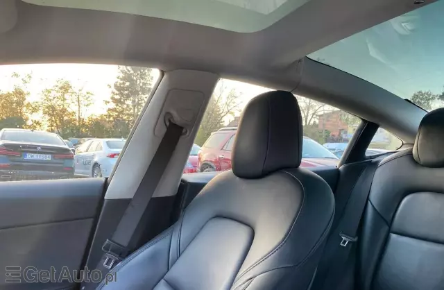 TESLA Model 3 Long Range 82 kWh (441 KM) AWD