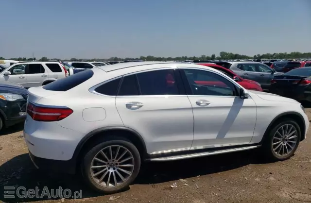 MERCEDES-BENZ GLC GLC 300 (245 KM) 4MATIC G-TRONIC