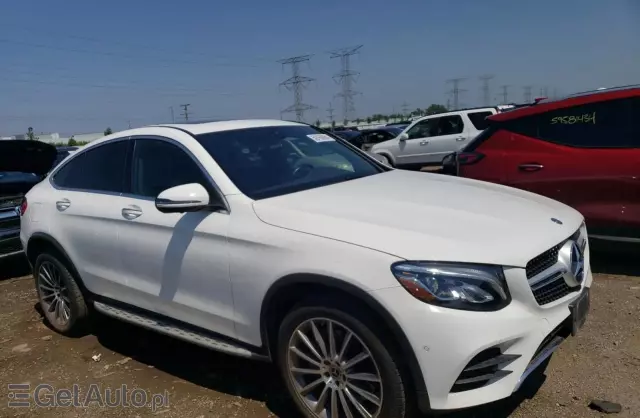 MERCEDES-BENZ GLC GLC 300 (245 KM) 4MATIC G-TRONIC