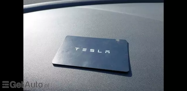 TESLA Model Y Performance (462 KM) AWD