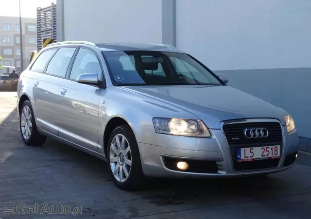 AUDI A6 Avant 2.4 quattro