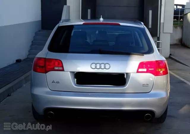 AUDI A6 Avant 2.4 quattro