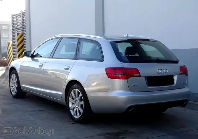 AUDI A6 Avant 2.4 quattro