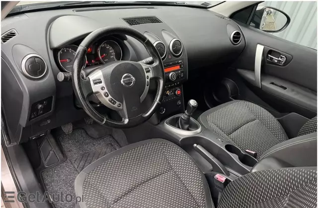 NISSAN Qashqai 2.0 (141 KM)