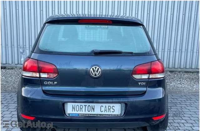 VOLKSWAGEN Golf 