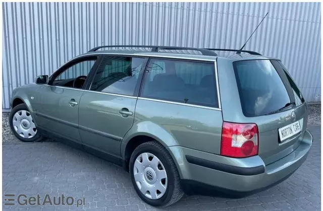 VOLKSWAGEN Passat 1.6 (101 KM)