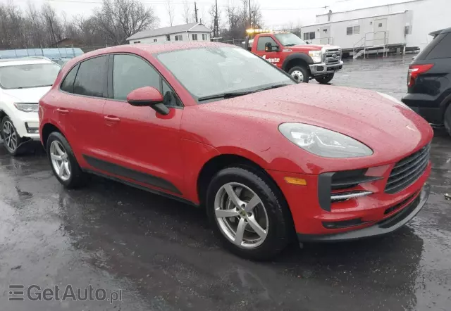 PORSCHE Macan 