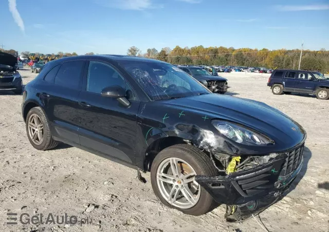 PORSCHE Macan 