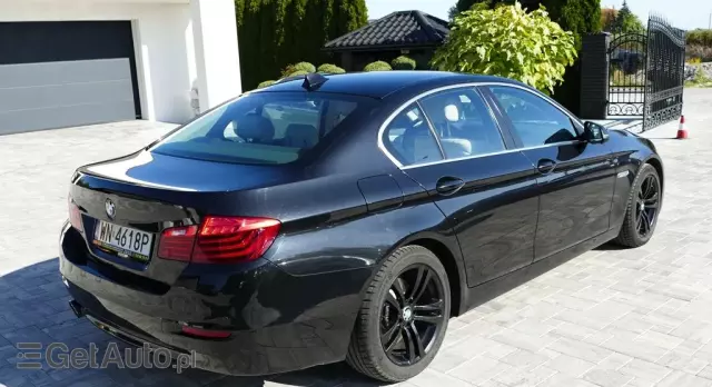 BMW Seria 5 520d xDrive Luxury Line