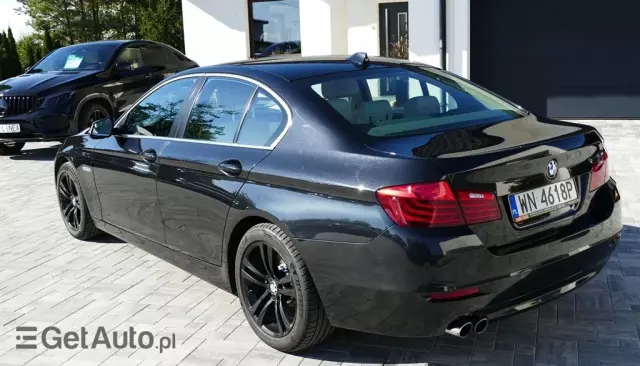 BMW Seria 5 520d xDrive Luxury Line