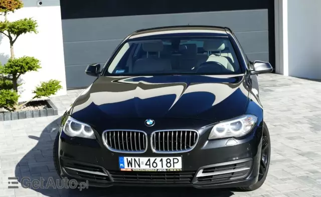 BMW Seria 5 520d xDrive Luxury Line