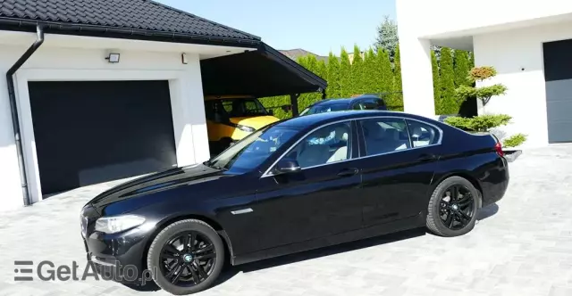 BMW Seria 5 520d xDrive Luxury Line