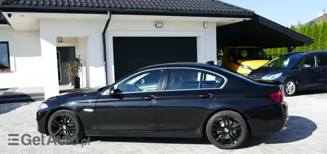 BMW Seria 5 520d xDrive Luxury Line