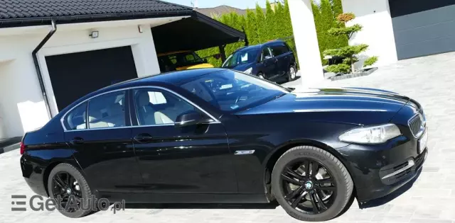 BMW Seria 5 520d xDrive Luxury Line