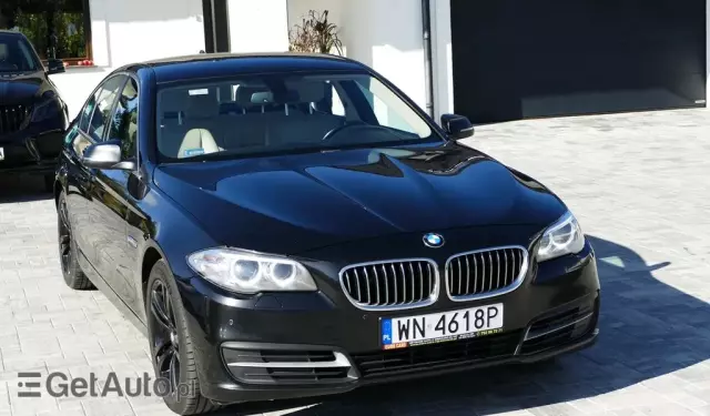 BMW Seria 5 520d xDrive Luxury Line