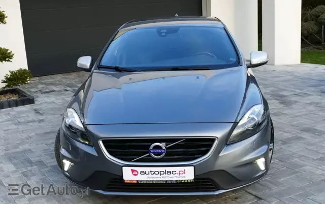 VOLVO V40 D2 Drive-E R-Design Kinetic