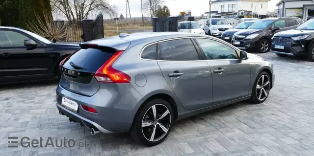 VOLVO V40 D2 Drive-E R-Design Kinetic