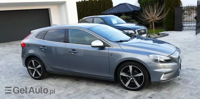 VOLVO V40 D2 Drive-E R-Design Kinetic