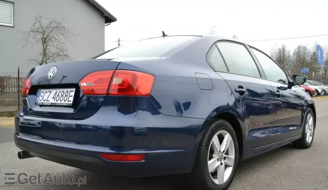 VOLKSWAGEN Jetta 