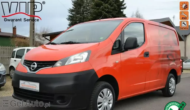 NISSAN NV200 