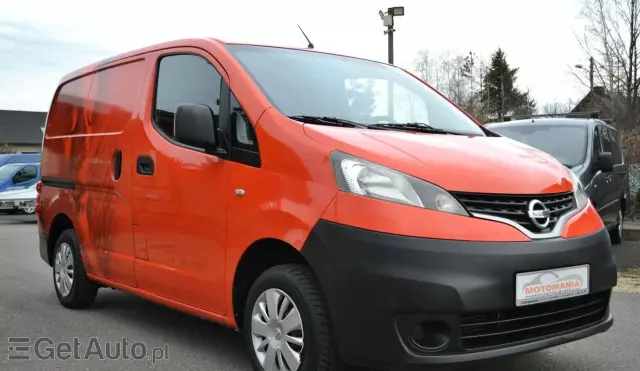 NISSAN NV200 