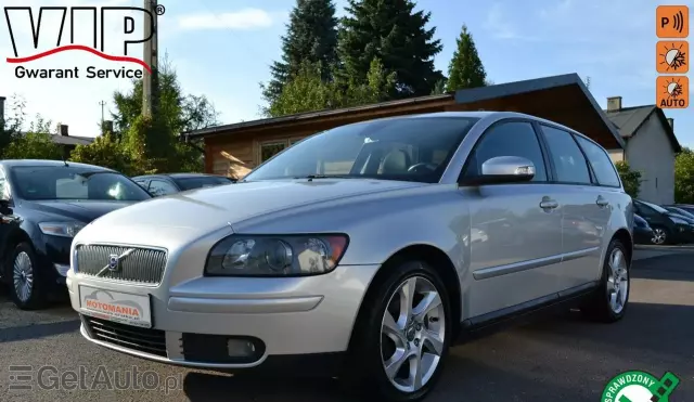 VOLVO V50 