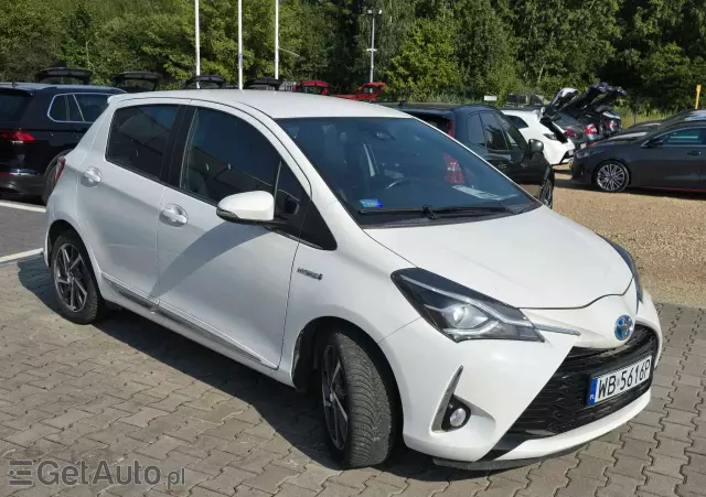 TOYOTA Yaris Hybrid 100 Dynamic