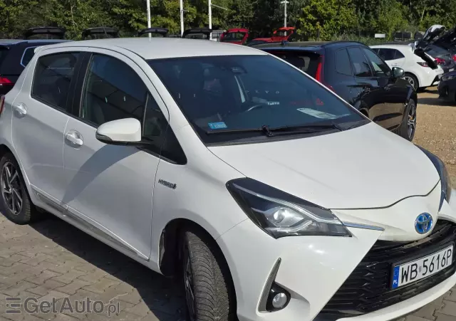 TOYOTA Yaris Hybrid 100 Dynamic