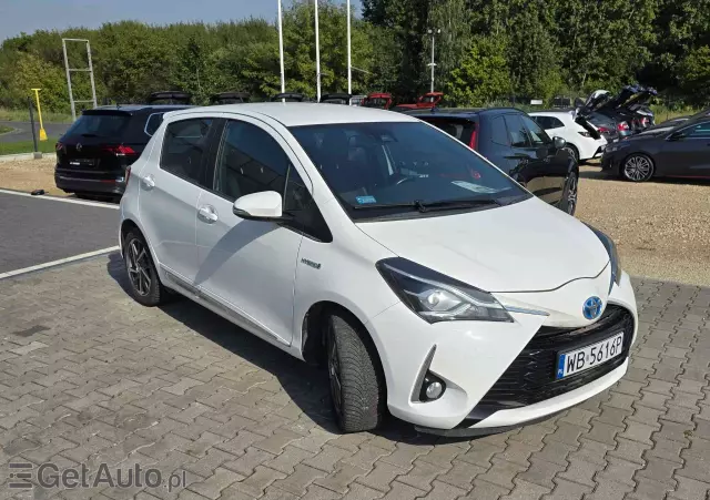 TOYOTA Yaris Hybrid 100 Dynamic