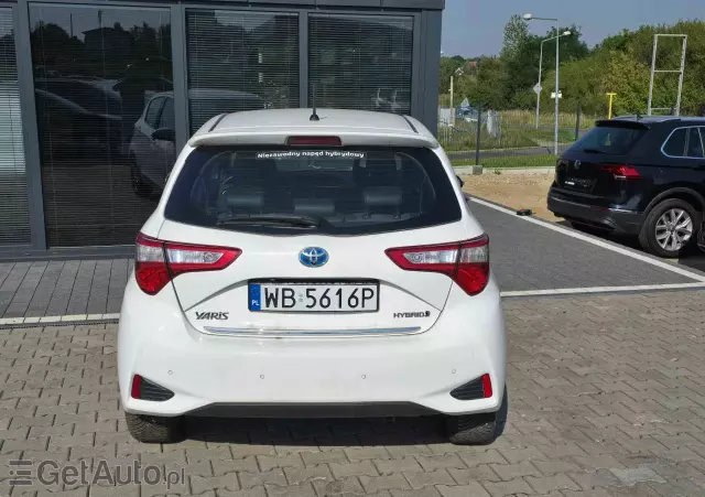 TOYOTA Yaris Hybrid 100 Dynamic