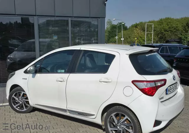 TOYOTA Yaris Hybrid 100 Dynamic