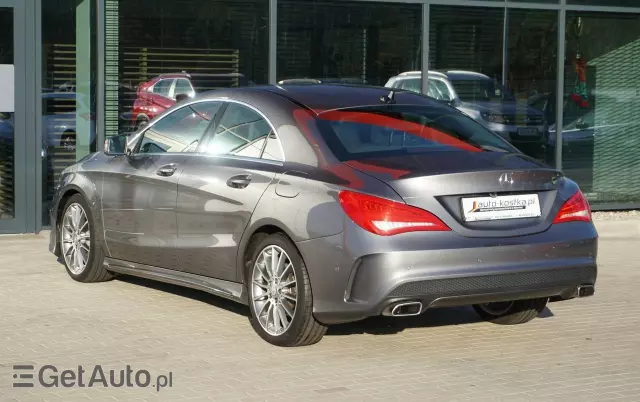 MERCEDES-BENZ CLA 200 AMG Line