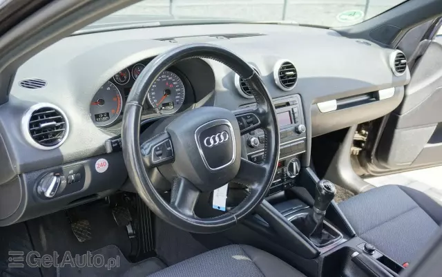 AUDI A3 1.6 TDI Attraction