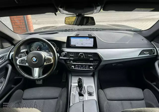 BMW Seria 5 520d xDrive M Sport sport