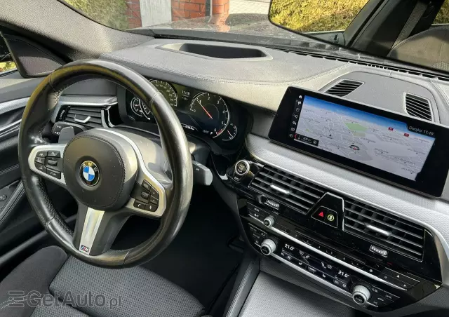 BMW Seria 5 520d xDrive M Sport sport