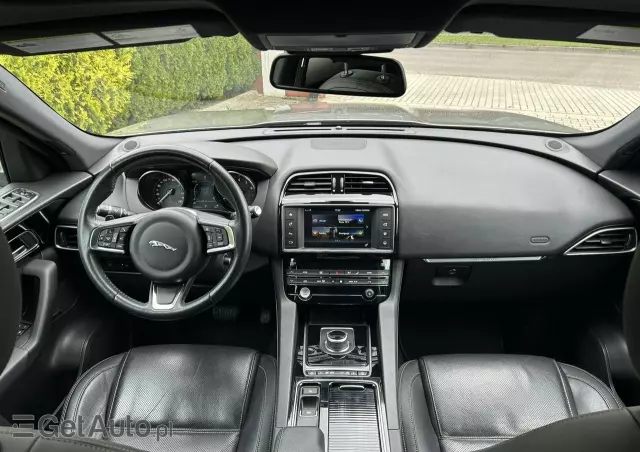 JAGUAR F-Pace 2.0 i4P AWD Prestige