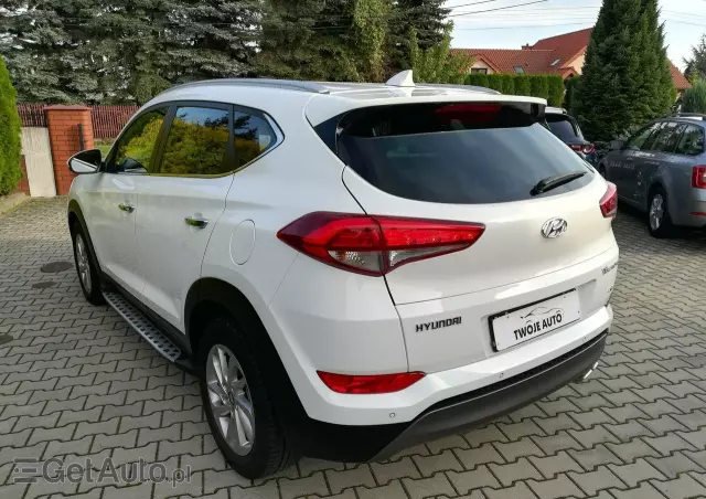 HYUNDAI Tucson 