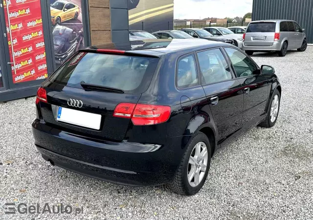 AUDI A3 1.6 TDI DPF Ambiente S tronic